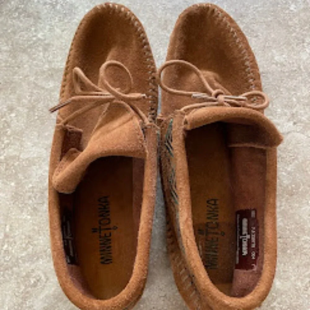 Minnetonka Moccasins Women's shoes - Picture 2 of 3